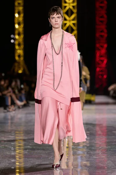Look 13